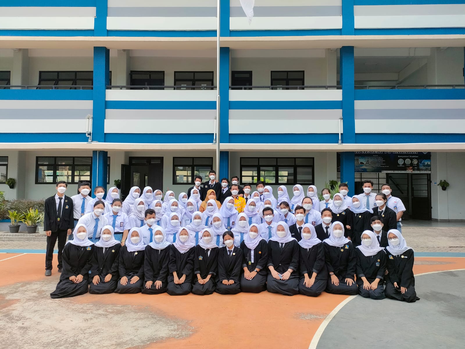 SMKN 73