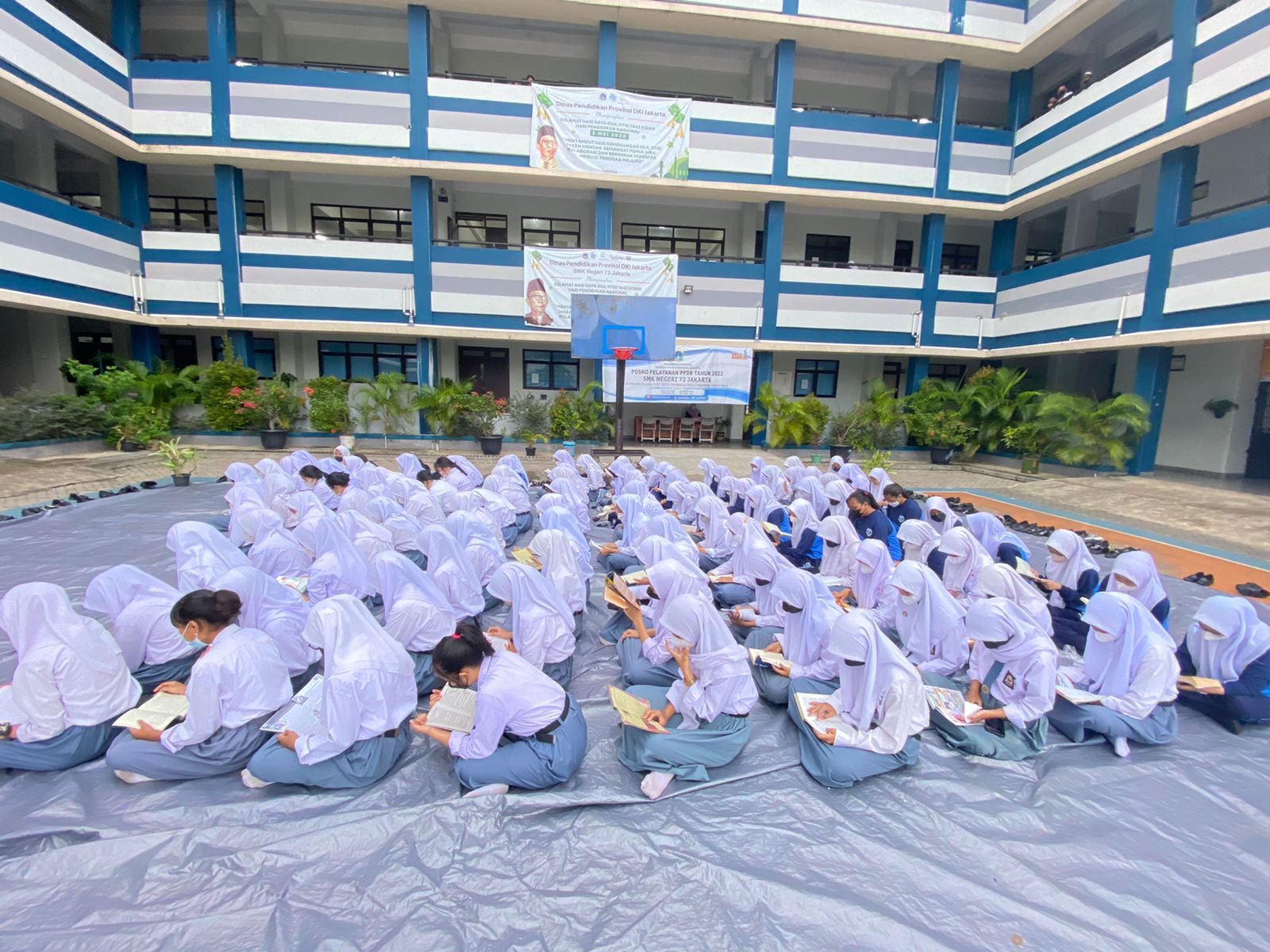 SMKN 73